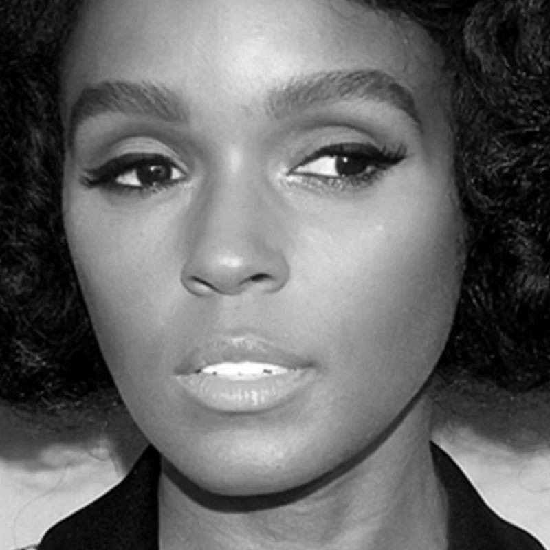 Soft Balanced Cheekbones